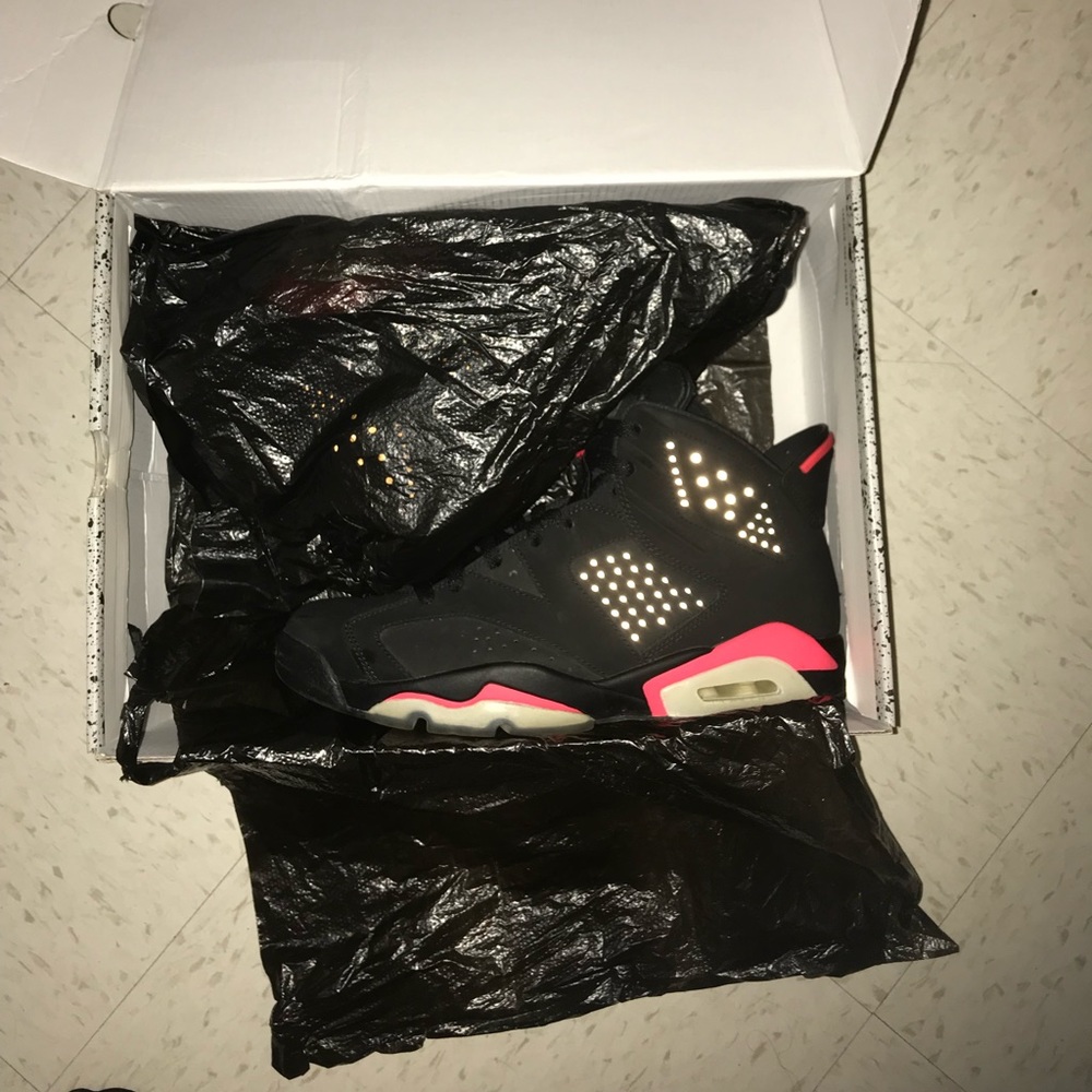 Air Jordan 6 Retro “Infrared” Size 8